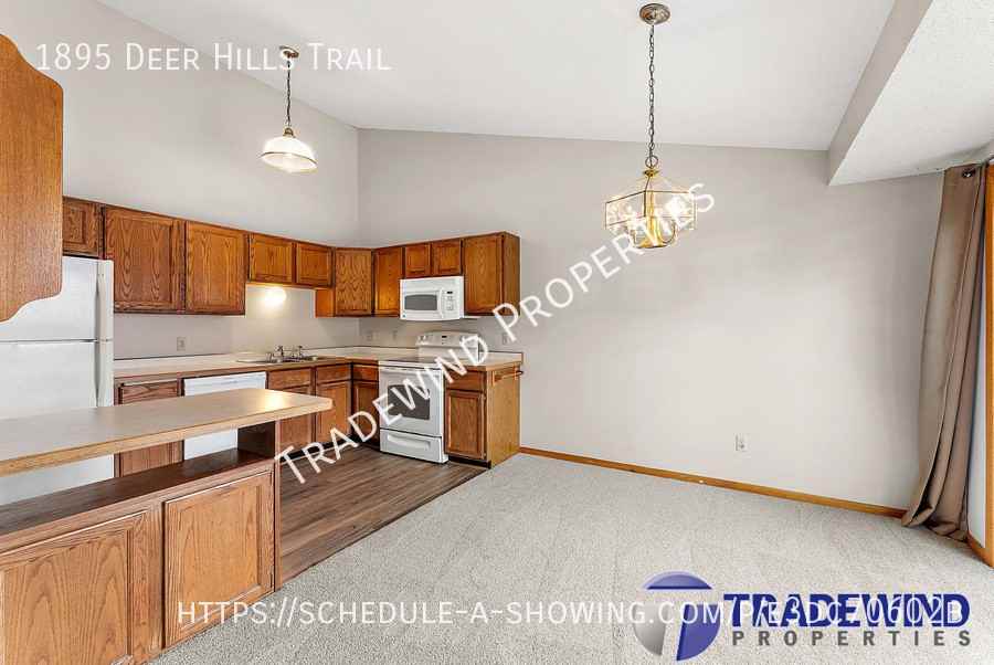 1895 Deer Hills Trl - Photo 4 of 29