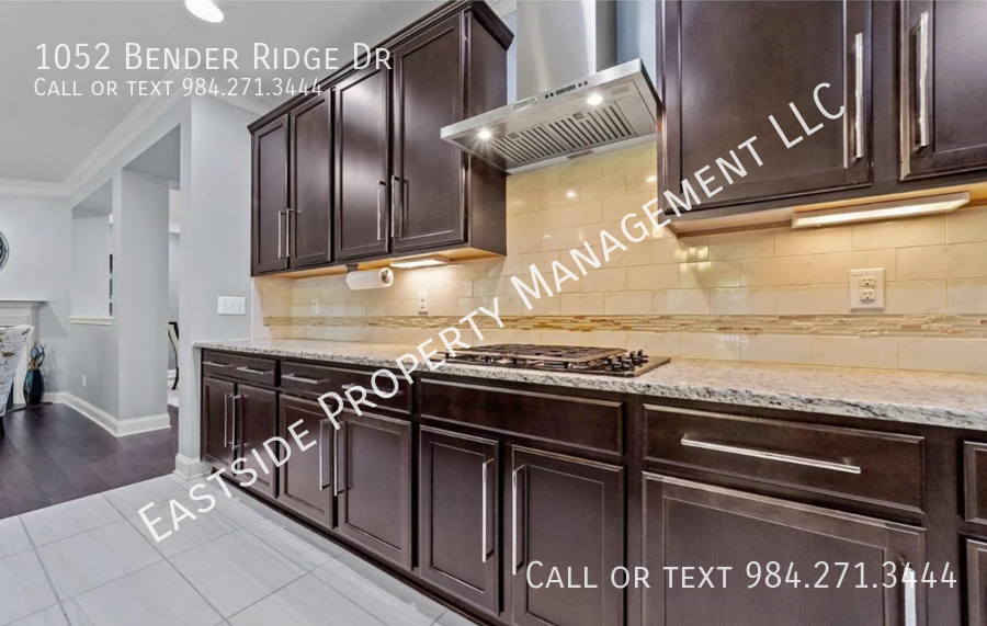 1052 Bender Ridge Dr - Photo 3 of 11