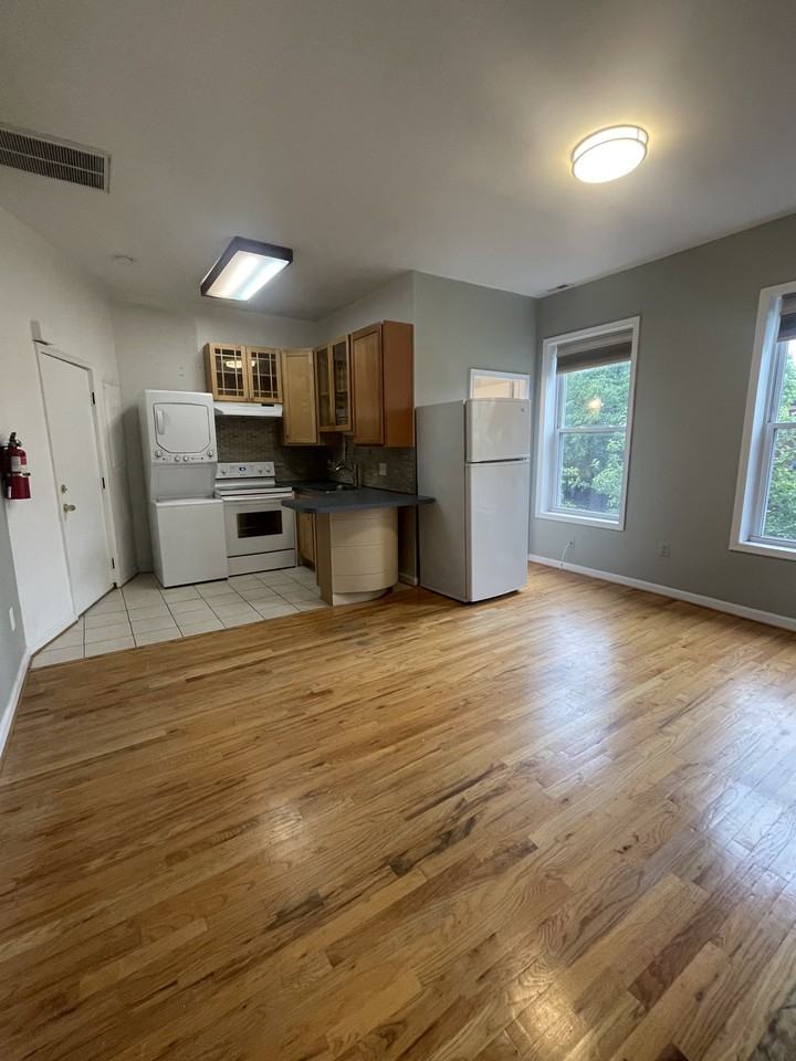234 Florida Ave Nw #1 - Photo 6 of 10