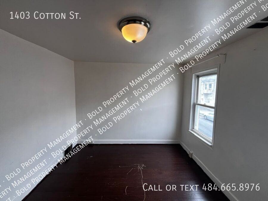 1403 Cotton St - Photo 5 of 10