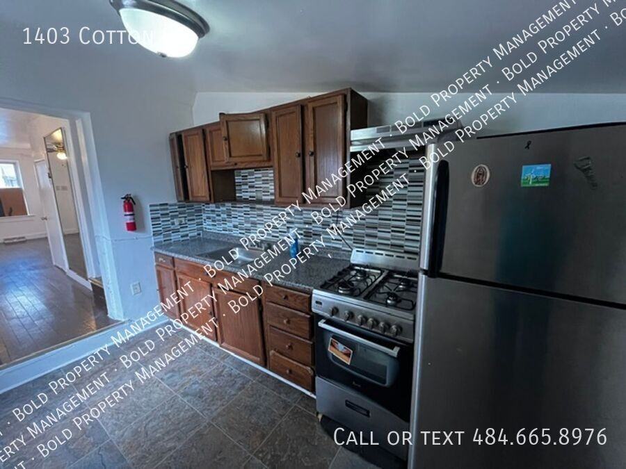1403 Cotton St - Photo 7 of 10