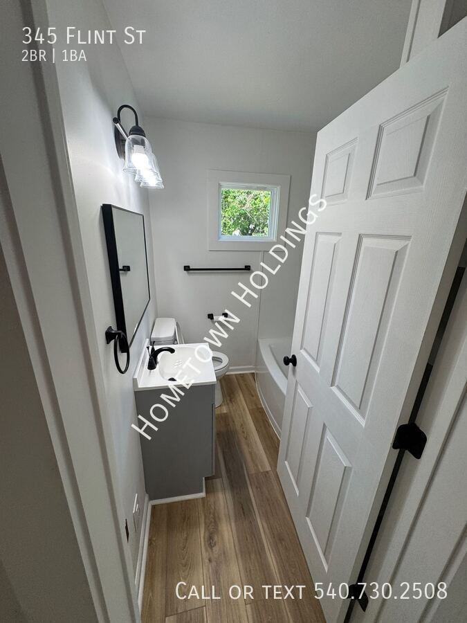 345 Flint St - Photo 3 of 13