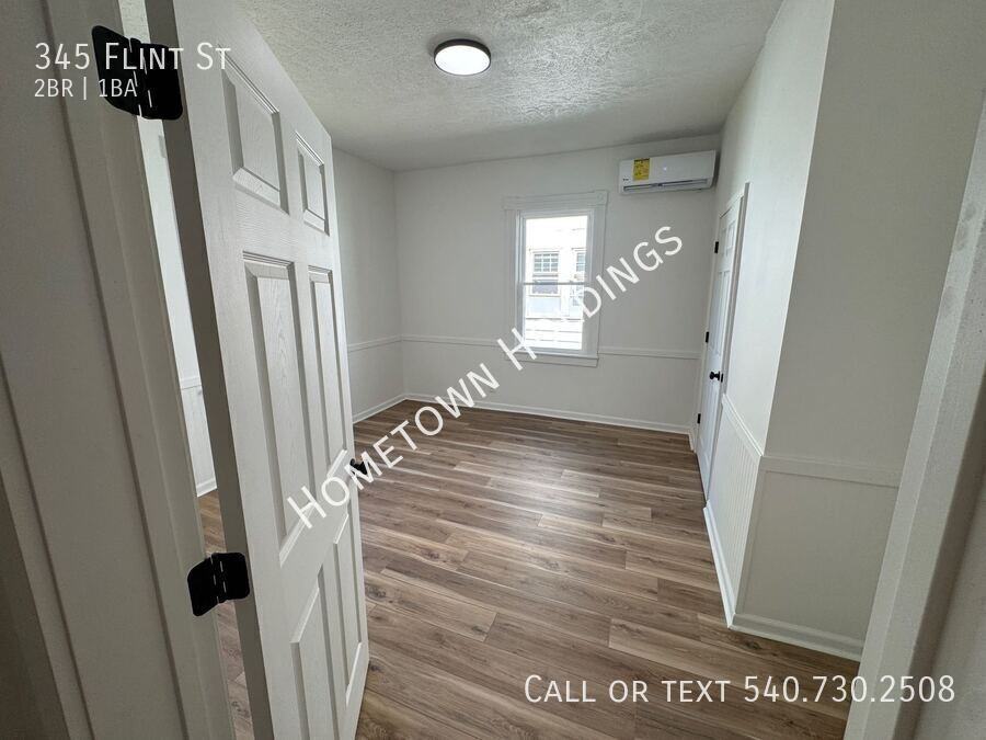 345 Flint St - Photo 6 of 13