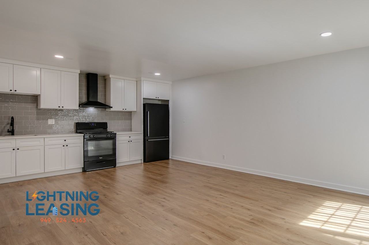 12304 Burbank Blvd #3 - Photo 2 of 17