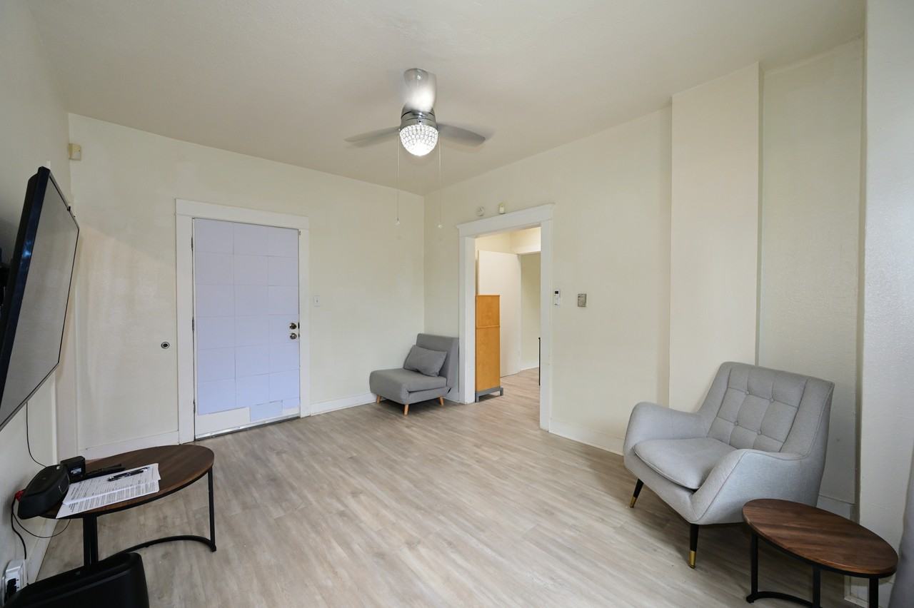 1489 E Colorado Blvd #202 - Photo 3 of 20