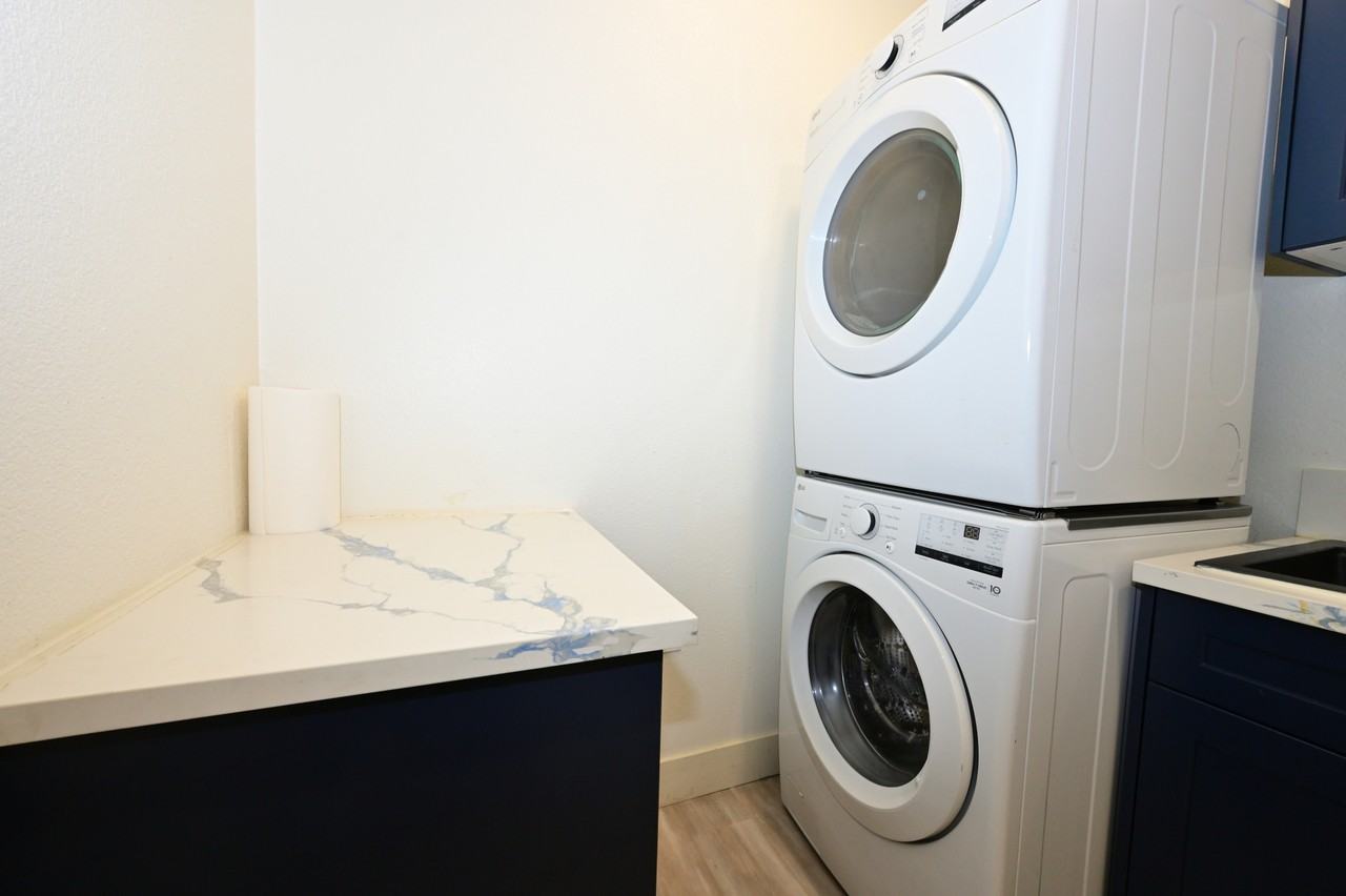 1489 E Colorado Blvd #202 - Photo 5 of 20