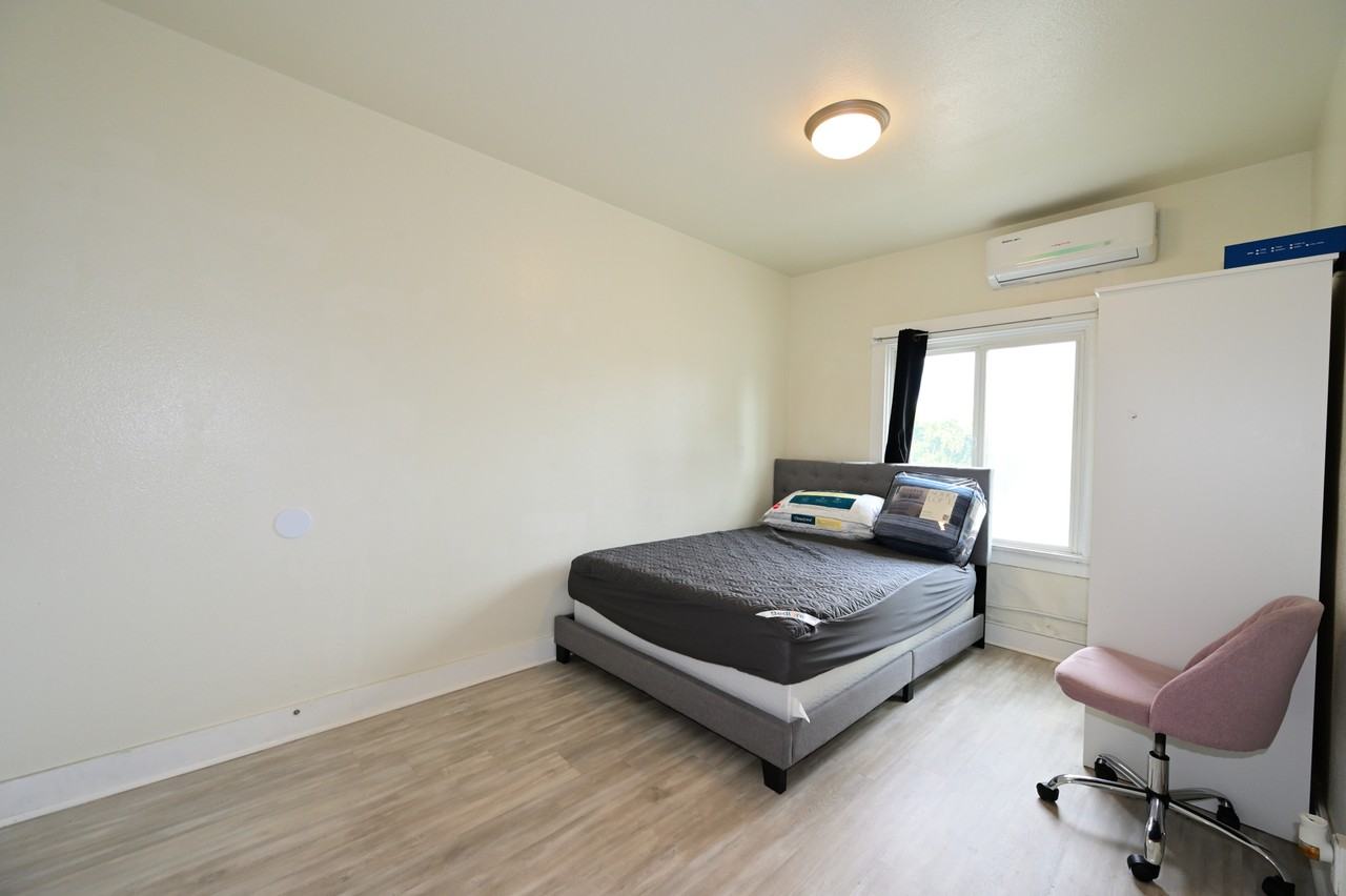 1489 E Colorado Blvd #202 - Photo 6 of 20