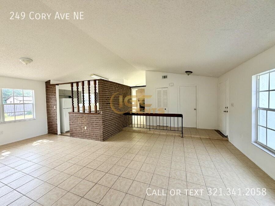 249 Cory Ave Ne - Photo 3 of 15