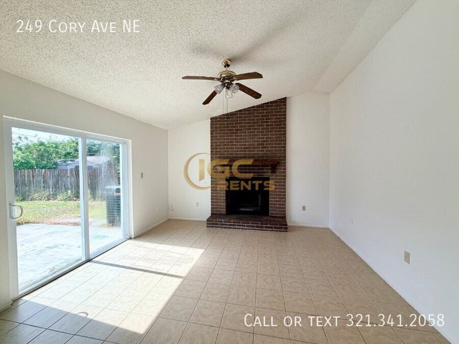 249 Cory Ave Ne - Photo 4 of 15