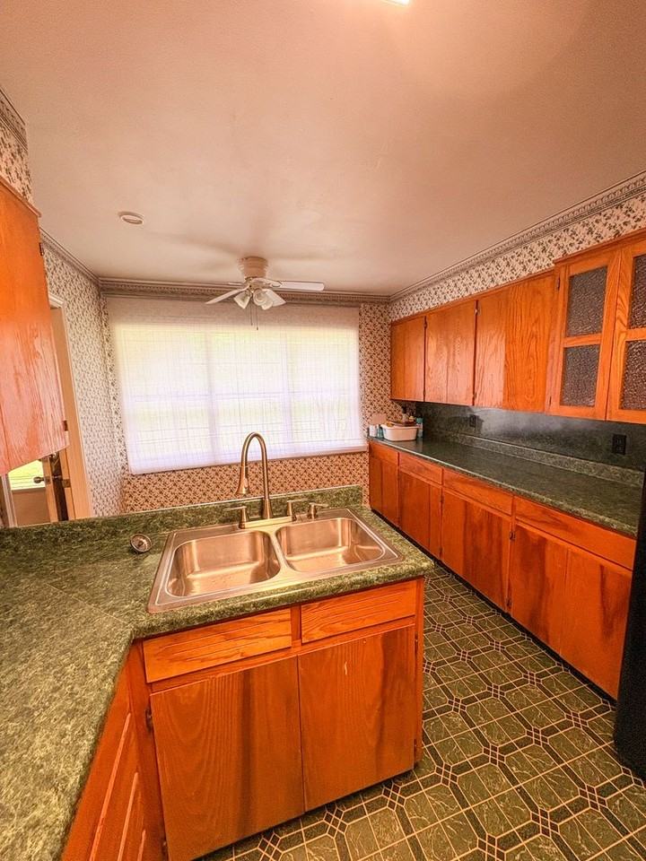 1817 S 45th St - Photo 7 of 16