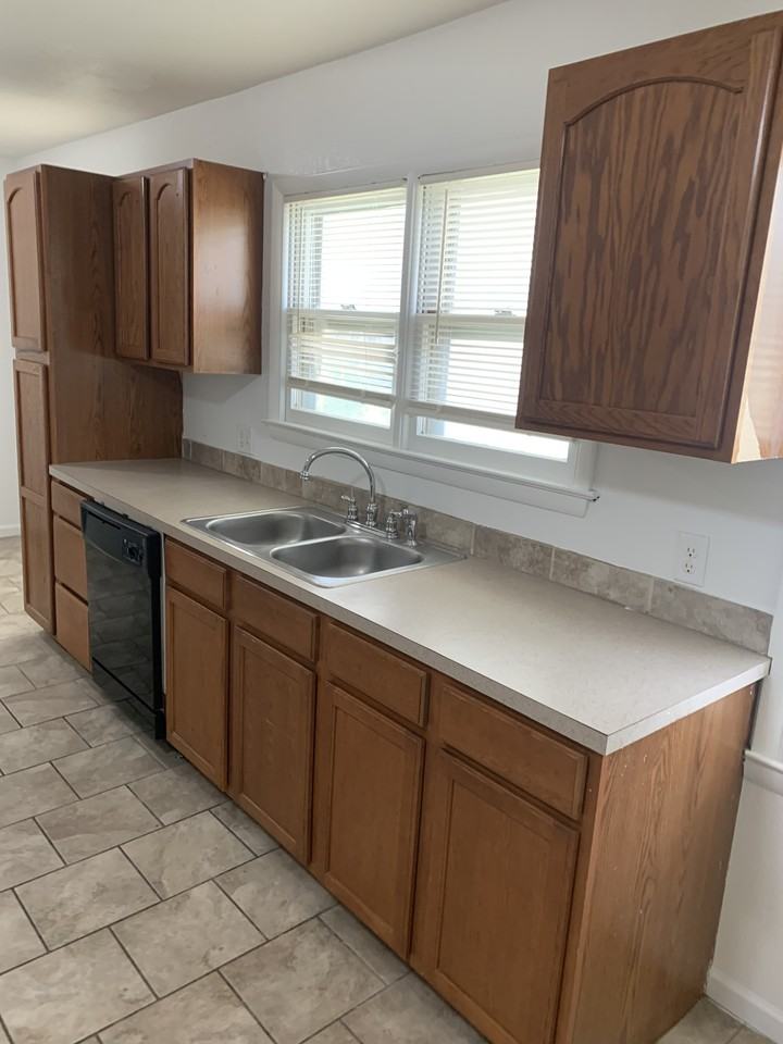 1129 S High St #NA - Photo 5 of 17