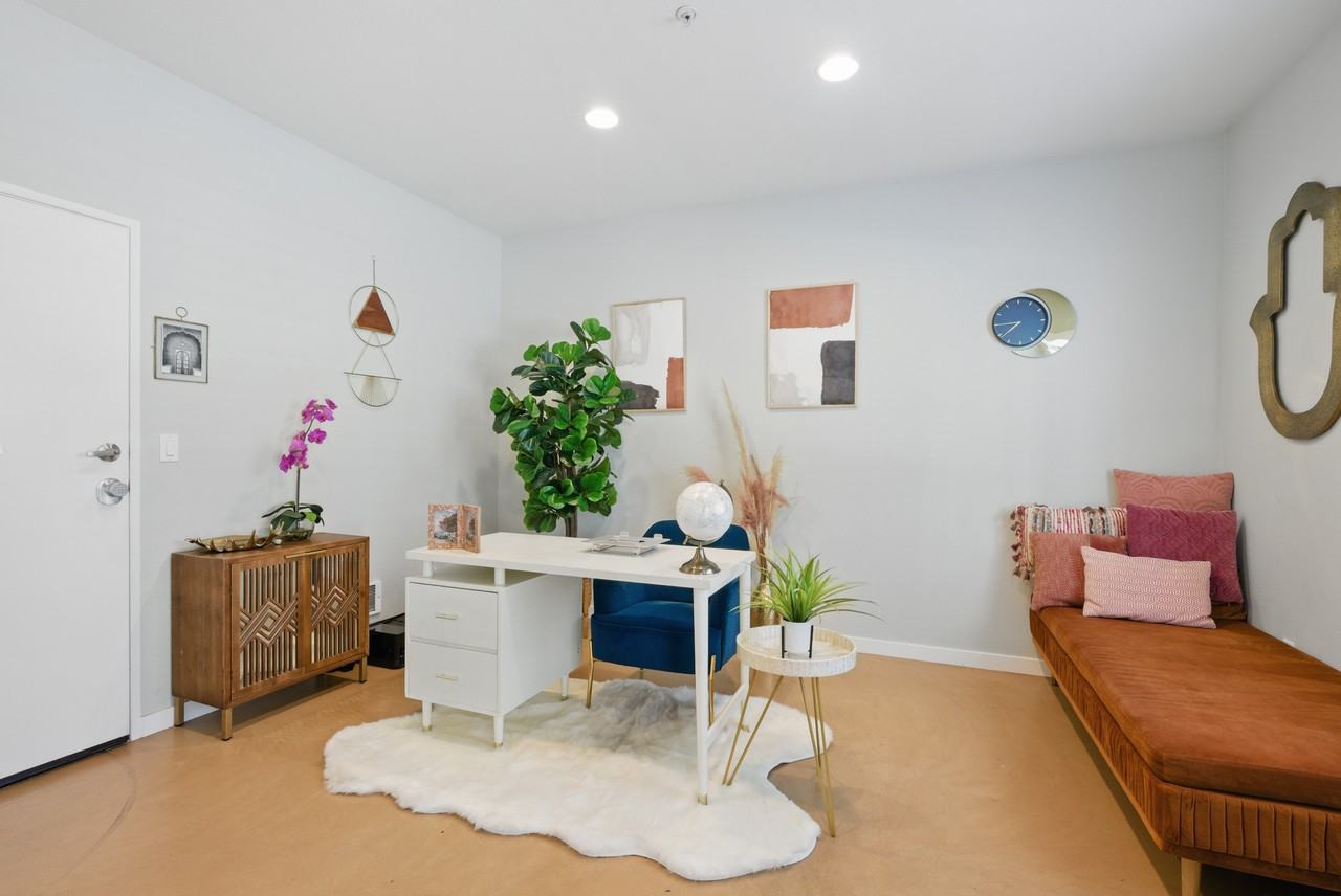 702 Zephyr Dr #702 - Photo 2 of 13