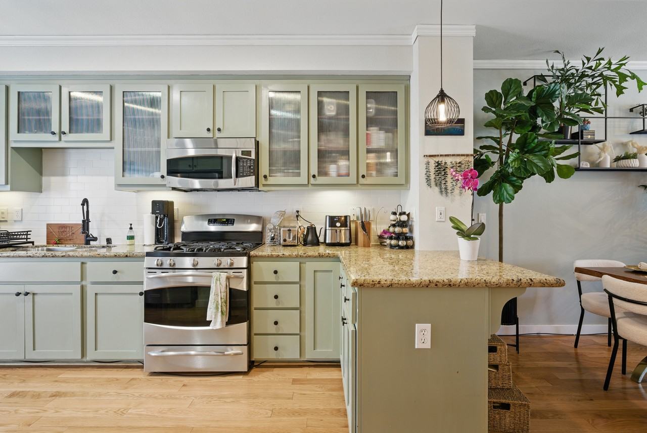 702 Zephyr Dr #702 - Photo 4 of 13