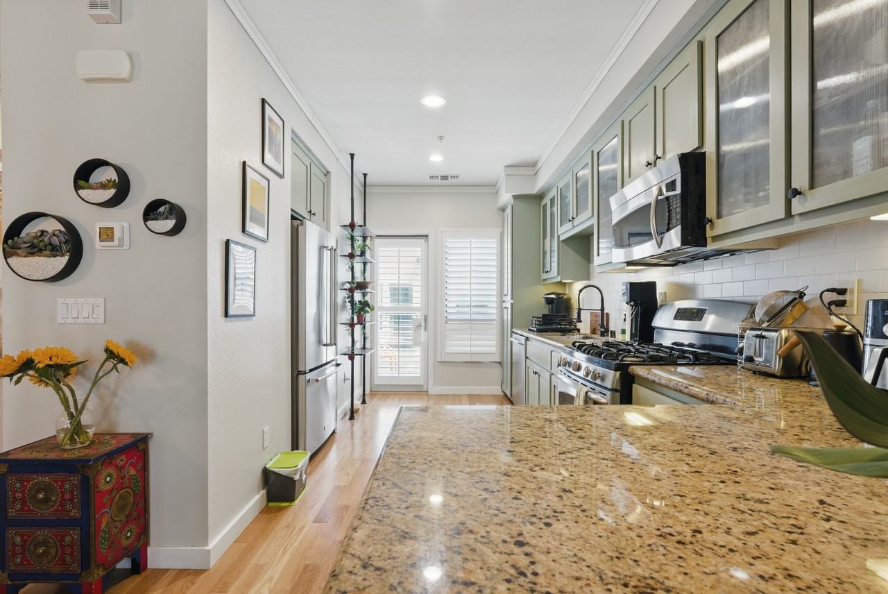 702 Zephyr Dr #702 - Photo 6 of 13
