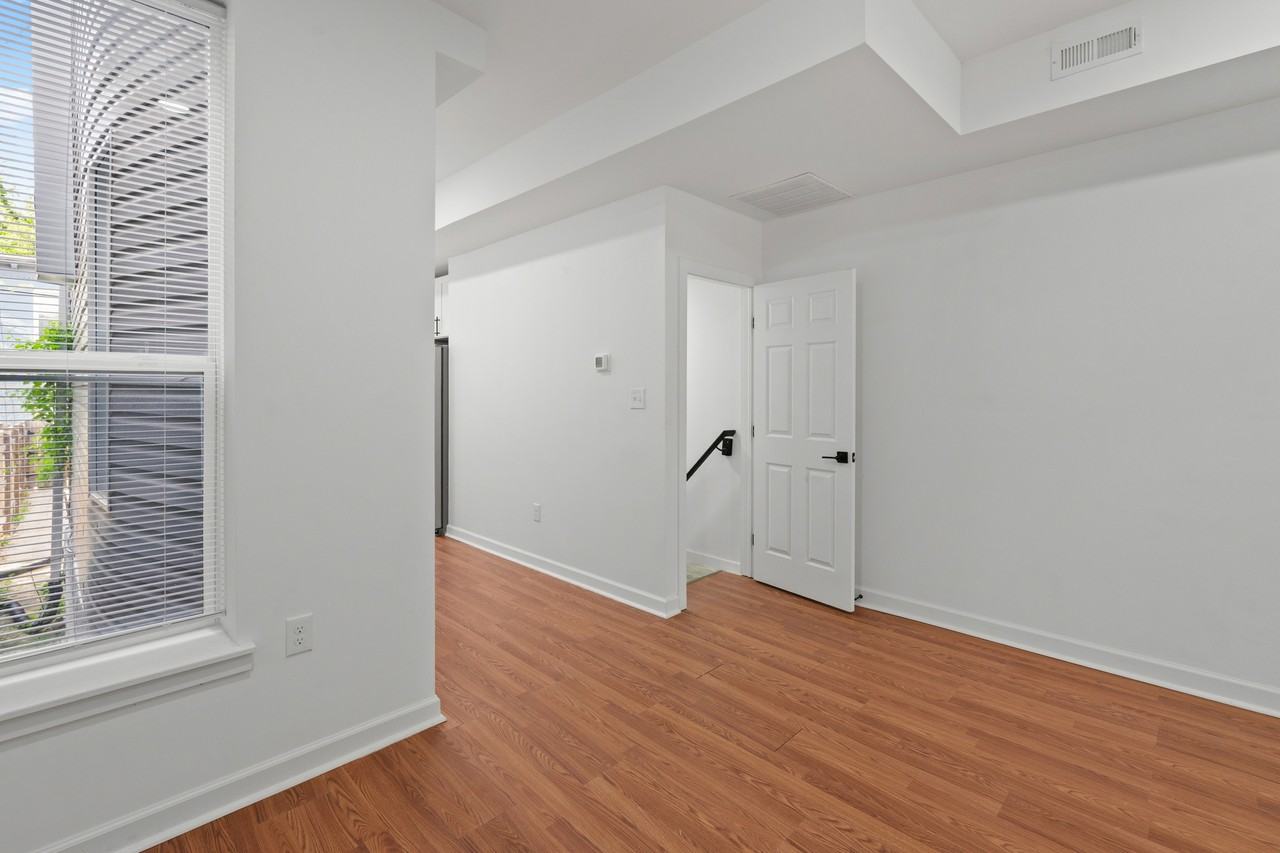 324 E 23rd St - Photo 6 of 24