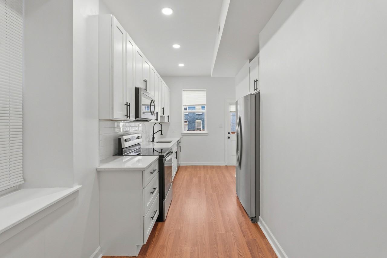 324 E 23rd St - Photo 7 of 24