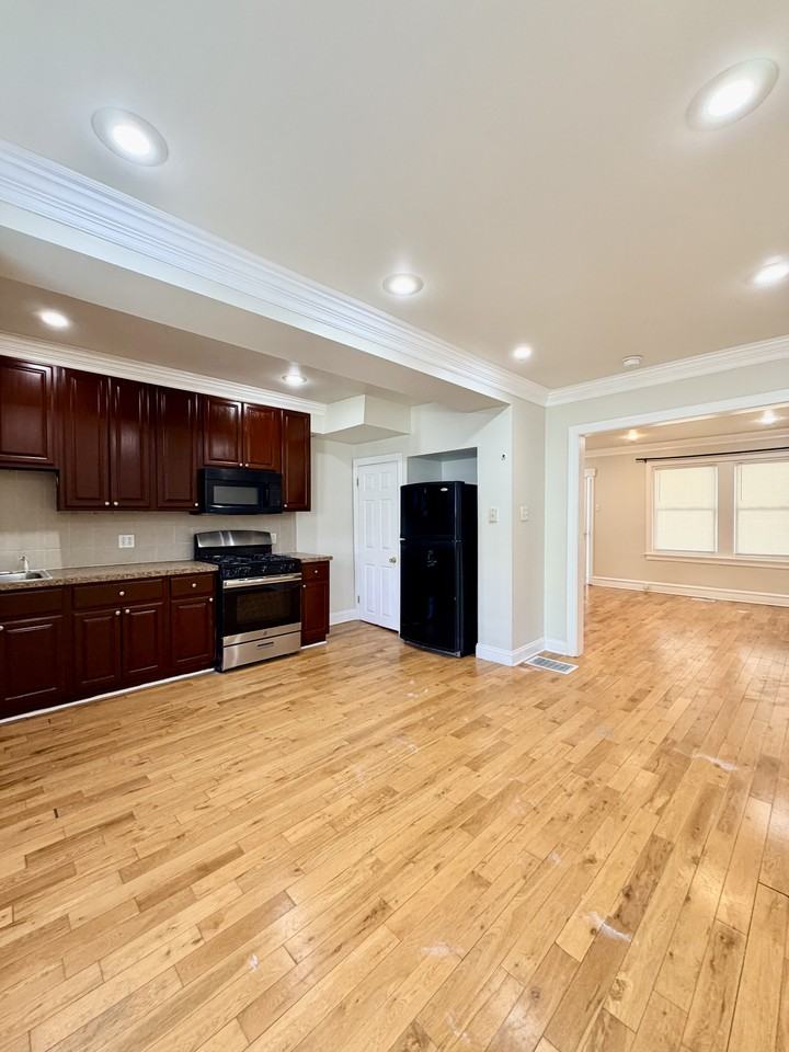 2657 Bonaffon St - Photo 2 of 18