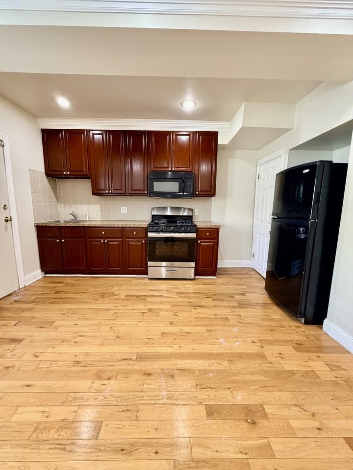 2657 Bonaffon St - Photo 3 of 18