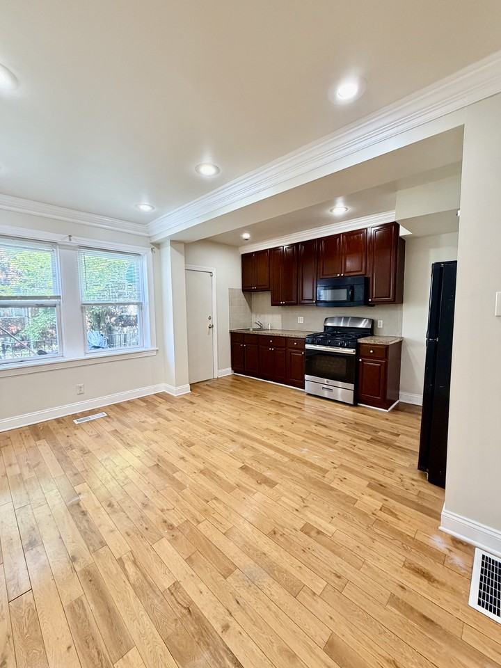 2657 Bonaffon St - Photo 4 of 18