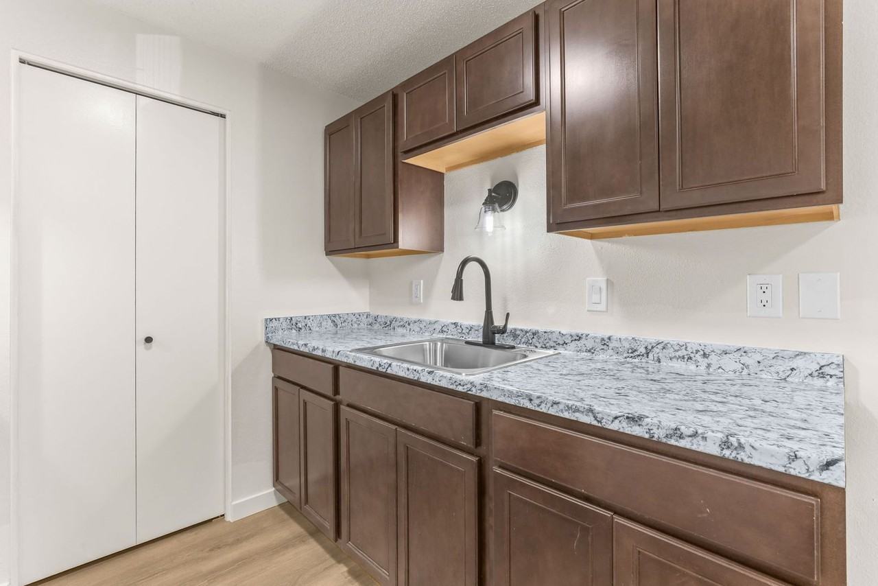 Charbern Apts - Photo 2 of 43