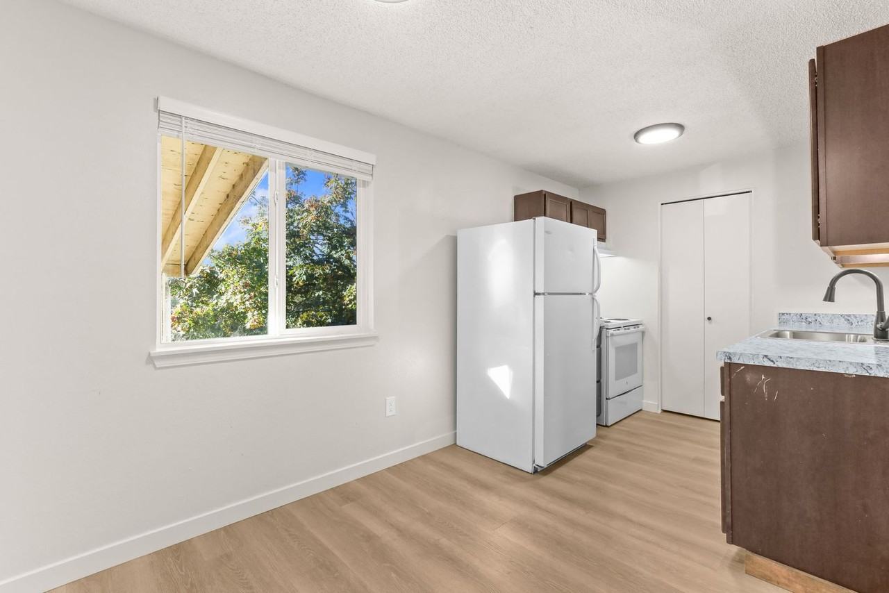 Charbern Apts - Photo 3 of 43