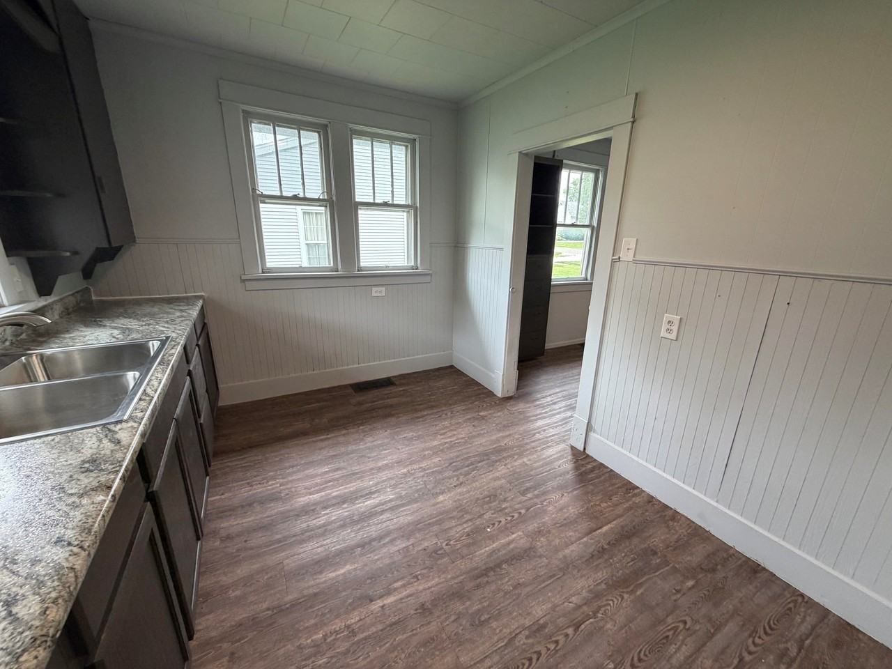 426 W Maple St #W - Photo 3 of 13