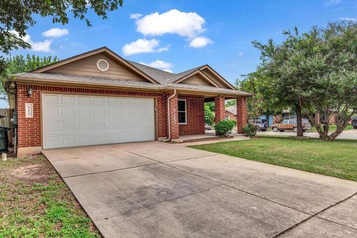 609 Golden Gate Dr - Photo 2 of 21