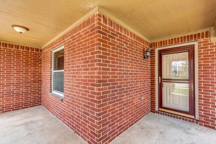 609 Golden Gate Dr - Photo 3 of 21