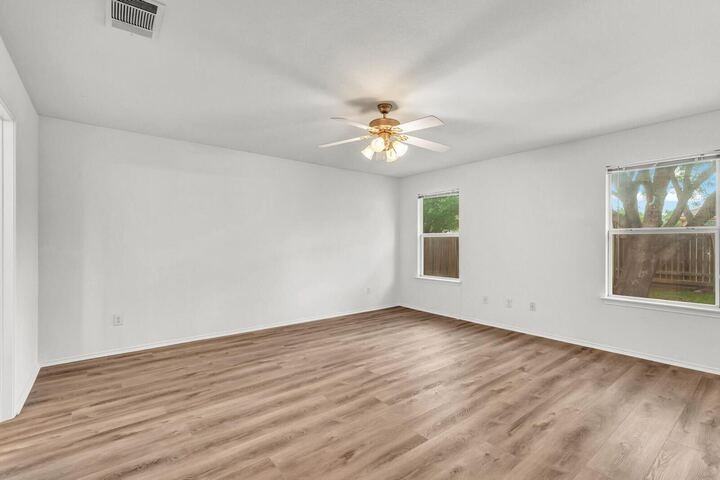 609 Golden Gate Dr - Photo 6 of 21