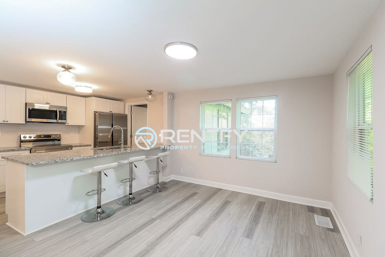 9304 Legranger Rd - Photo 4 of 14