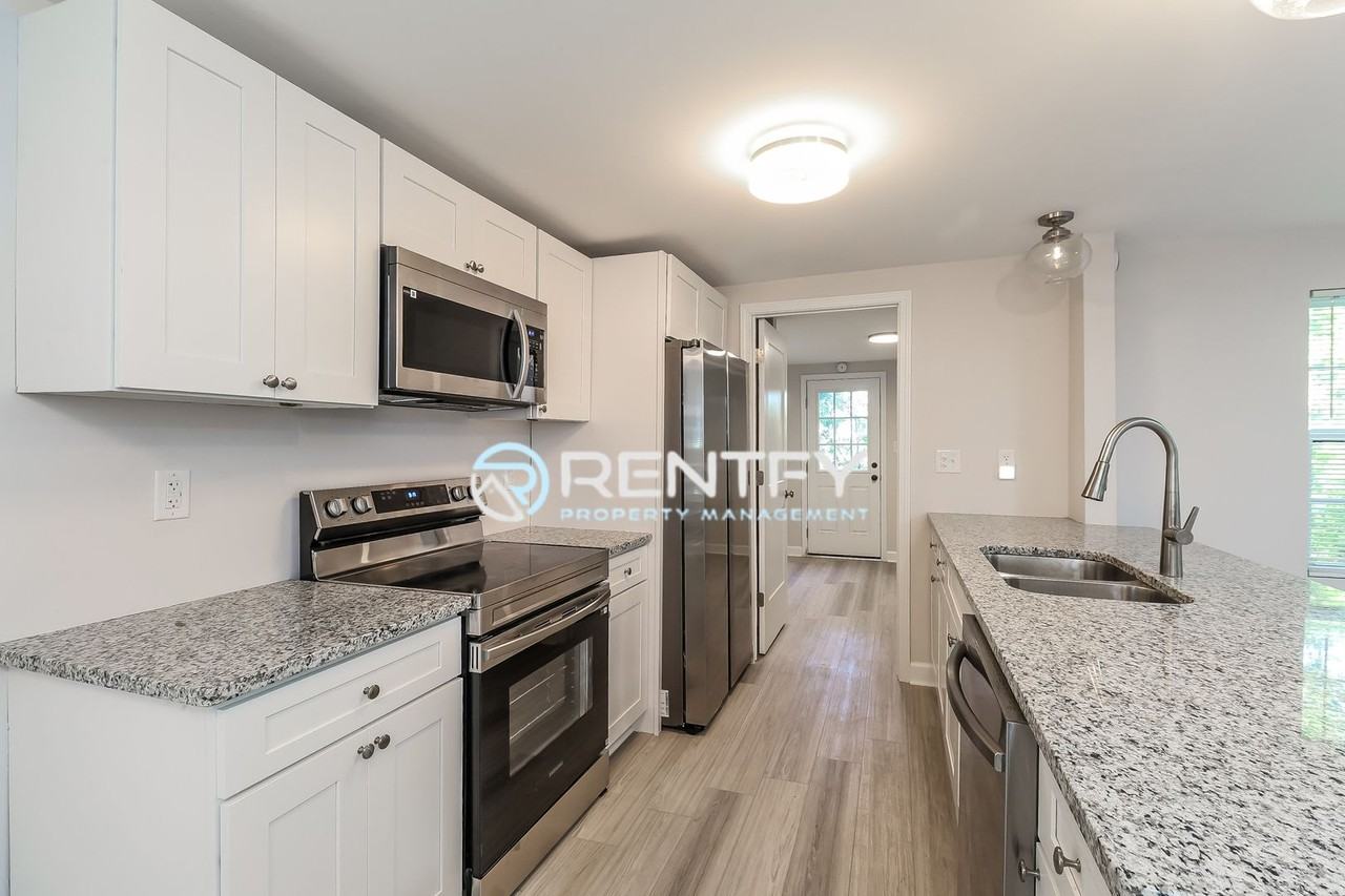 9304 Legranger Rd - Photo 7 of 14