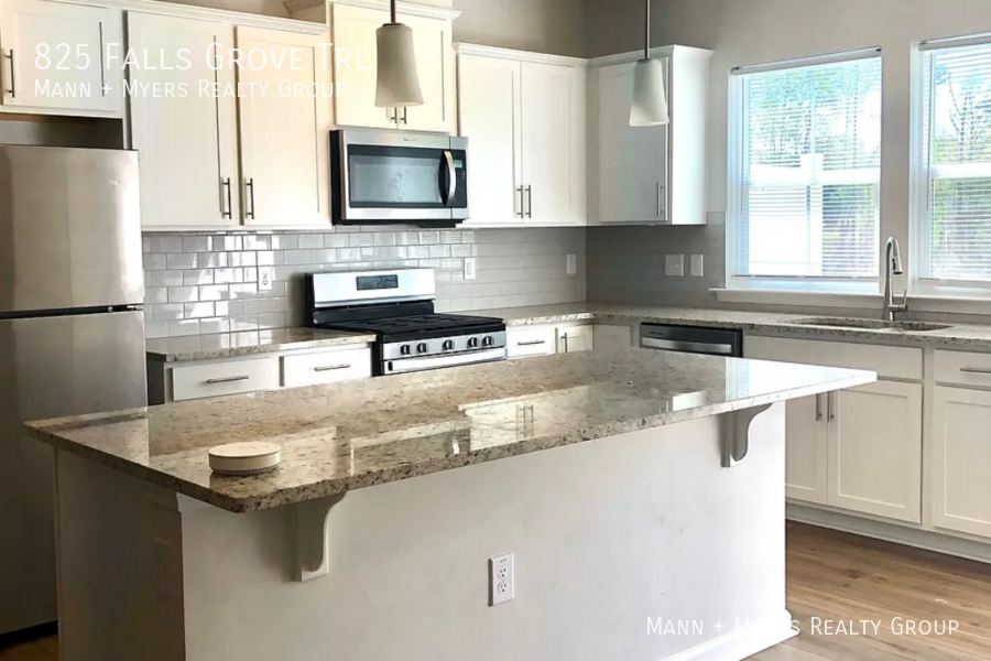 825 Falls Grove Trl - Photo 5 of 23
