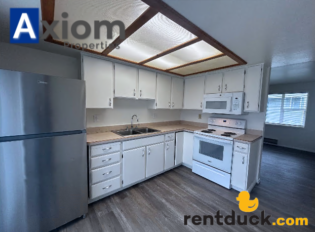 547 Poole Ave #2 - Photo 5 of 19