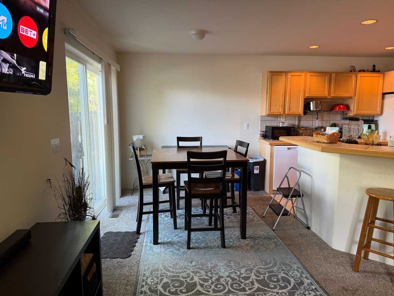 2340 Forest Ave - Photo 7 of 27