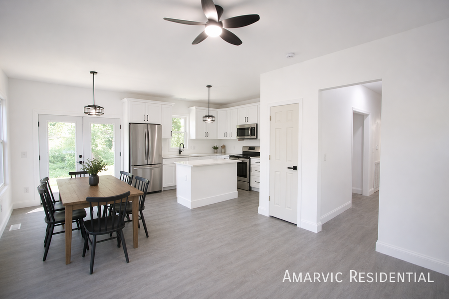 621 Singletary St Se - Photo 4 of 24