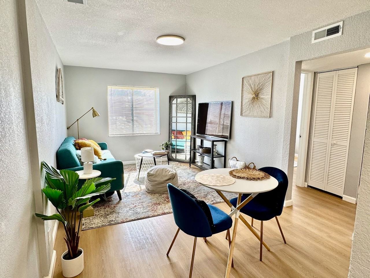 2511 Hampton Ave #2D - Photo 3 of 27