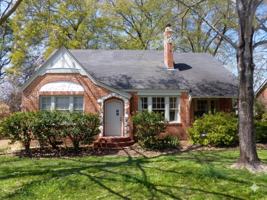 featured image of 3386 Lexington Rd Apt B #B