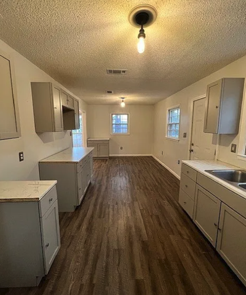 3070 Tremont St - Photo 4 of 11