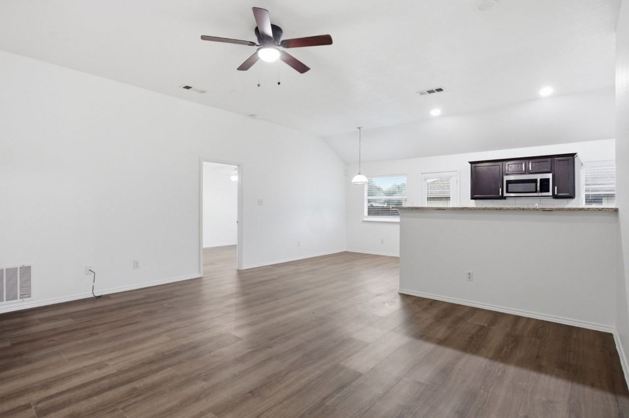 101 Soapstone Dr - Photo 6 of 24