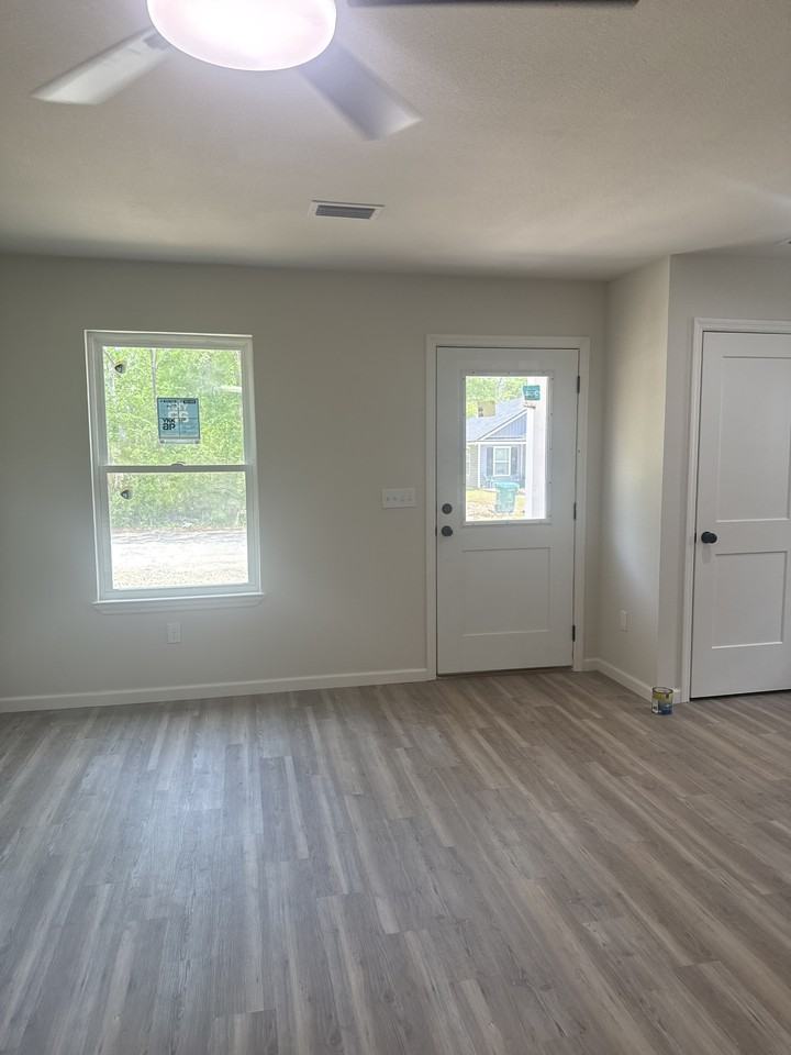 8 Lake Ellen Dr #1 - Photo 4 of 19