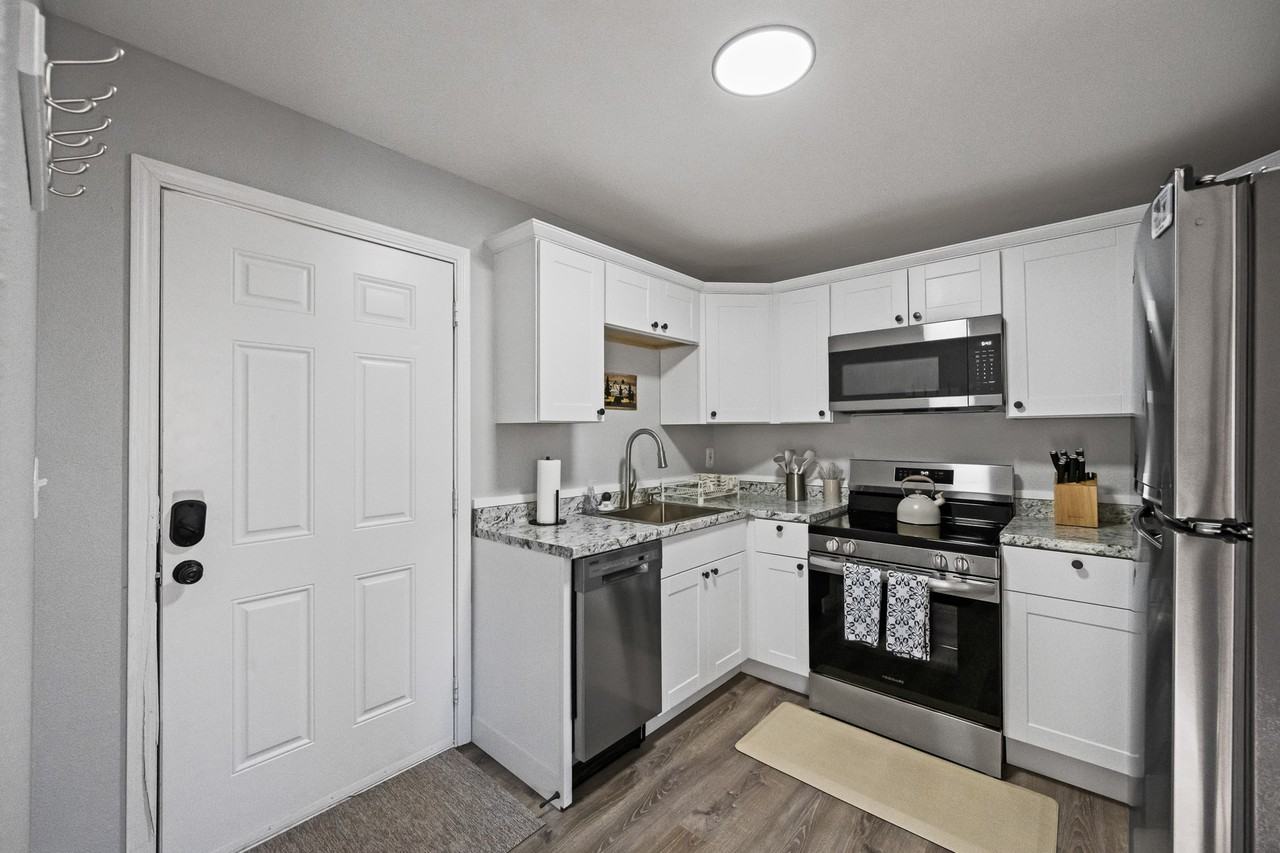 720 18th Ave #4 - Photo 3 of 15