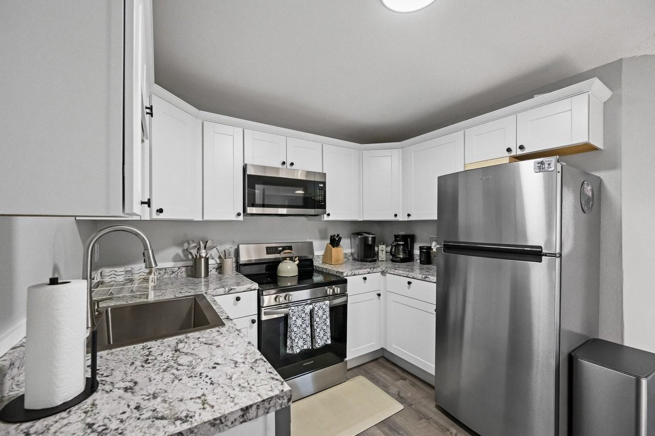 720 18th Ave #4 - Photo 4 of 15