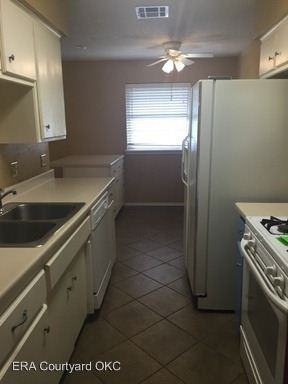 4728 SE 45th St - Photo 2 of 15