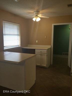 4728 SE 45th St - Photo 3 of 15