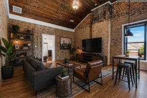 featured image of 301 N Main St
