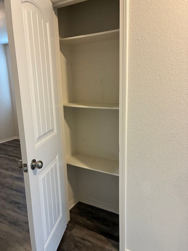957 Augusta St - Photo 6 of 19