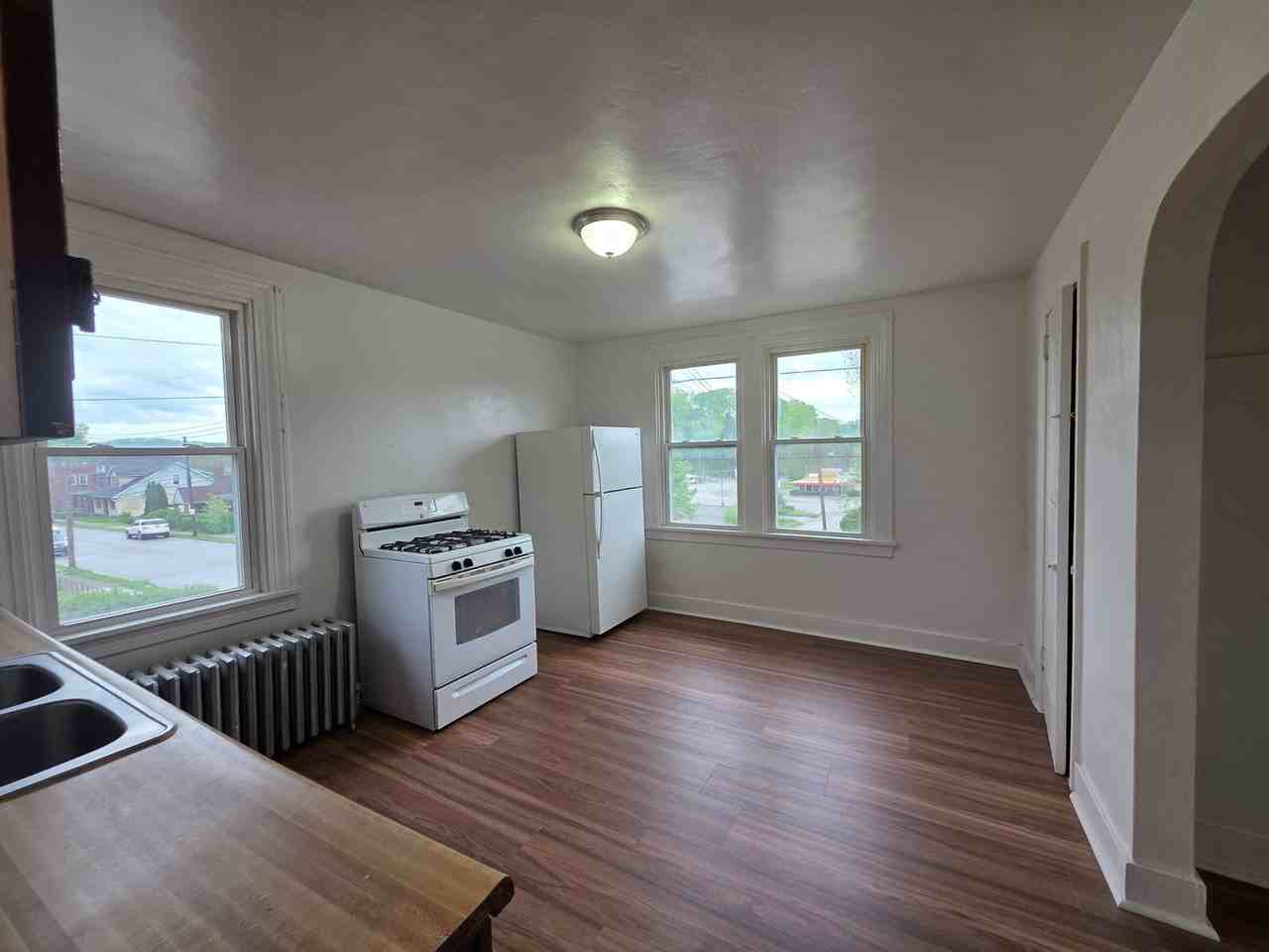 703 1/2 Waddell Ave - Photo 2 of 24