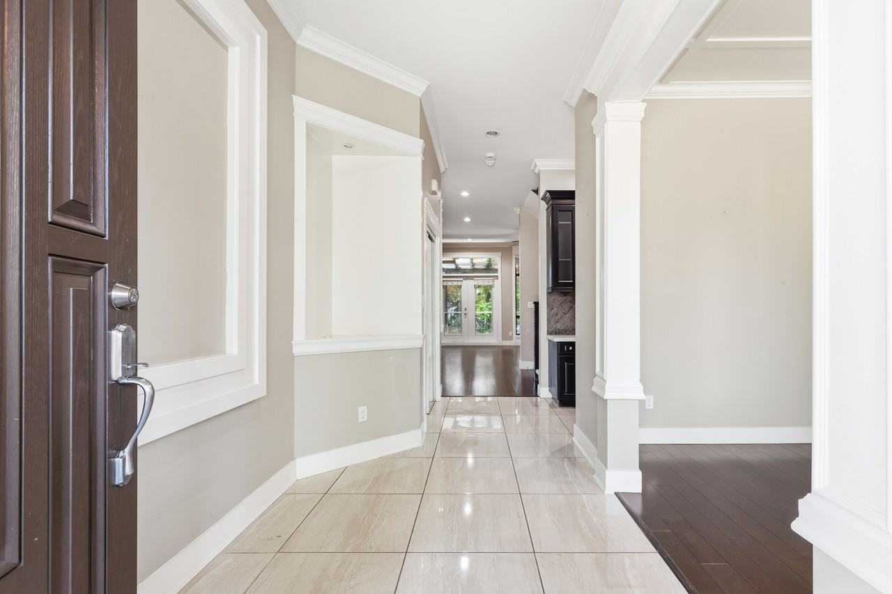 15118 58A Avenue - Photo 3 of 26