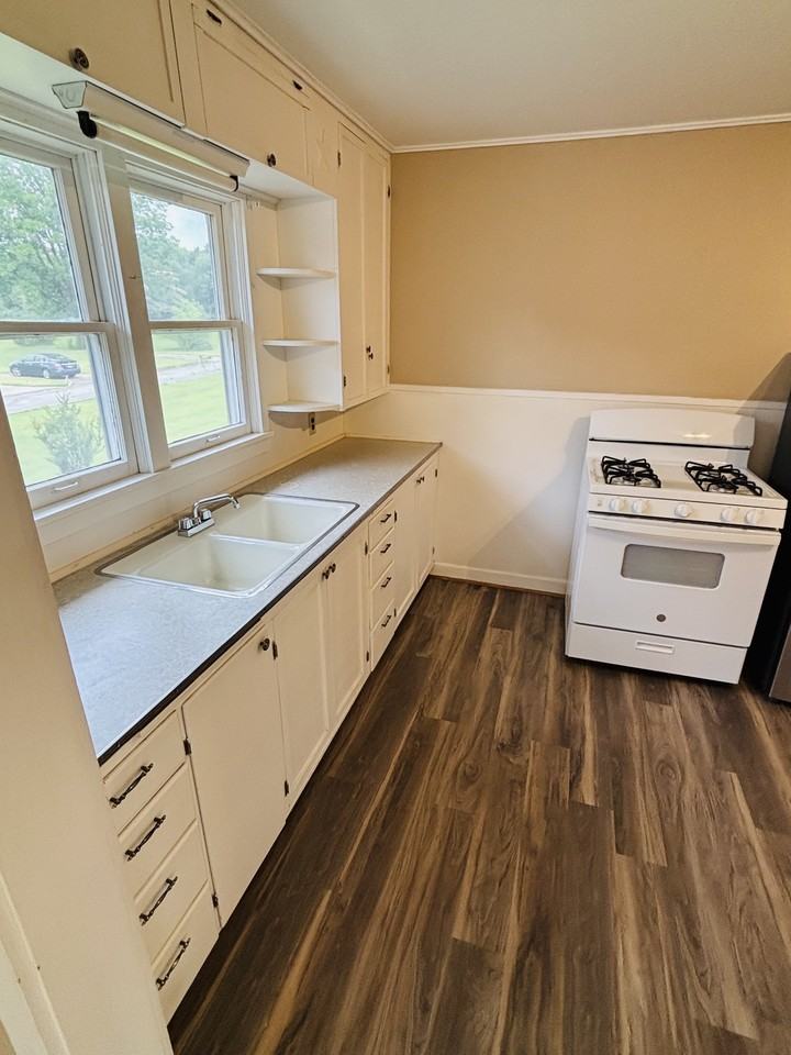 308 S Rogers St #1 - Photo 3 of 16