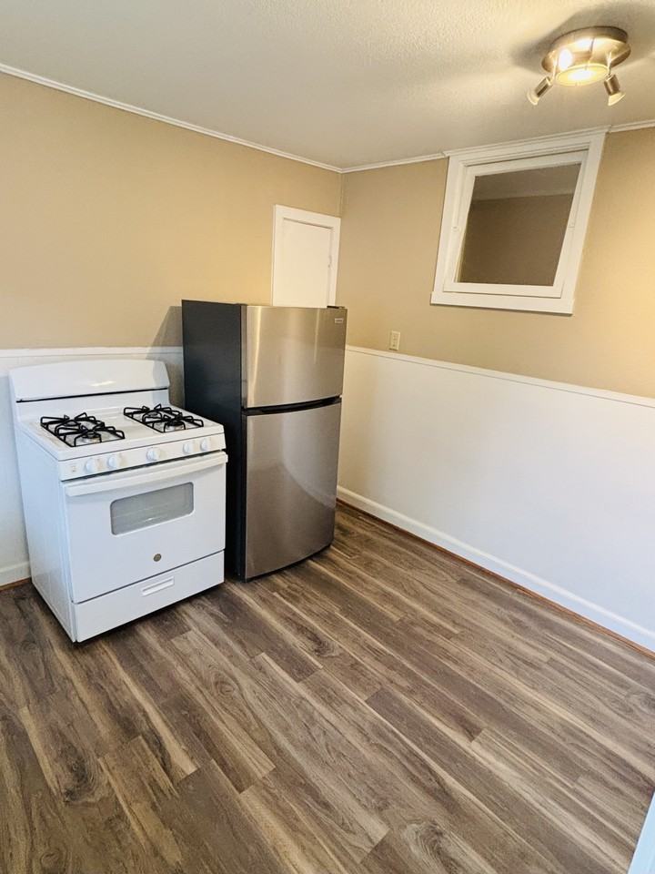 308 S Rogers St #1 - Photo 4 of 16